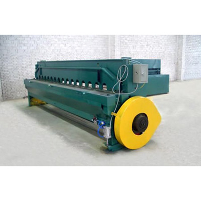 Netting sheet cutting machine